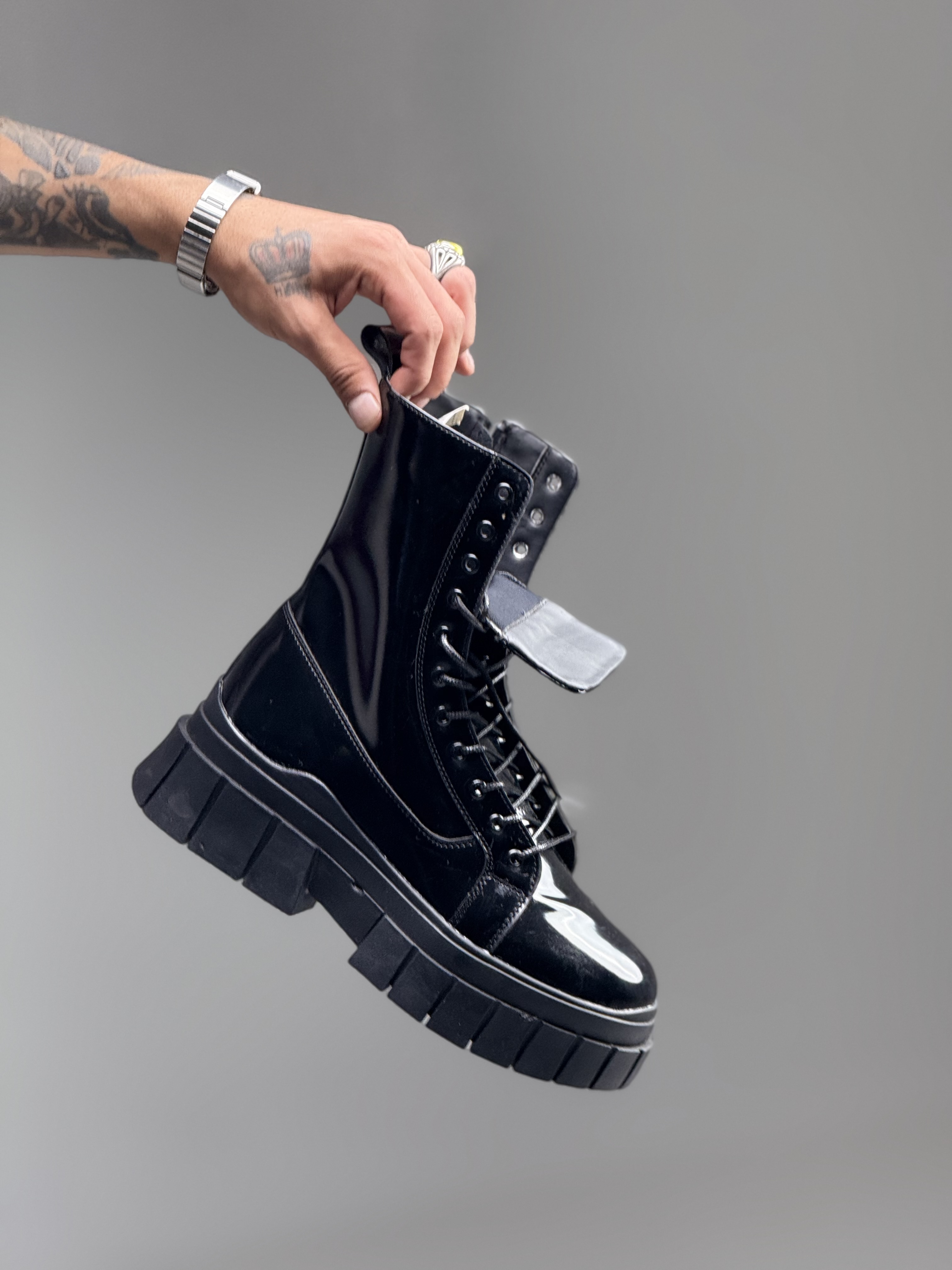 بوت ورنی برشکا